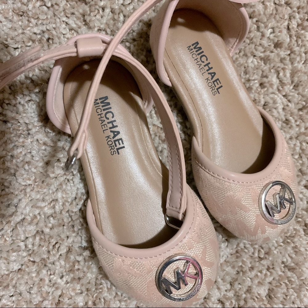 Dress shoes